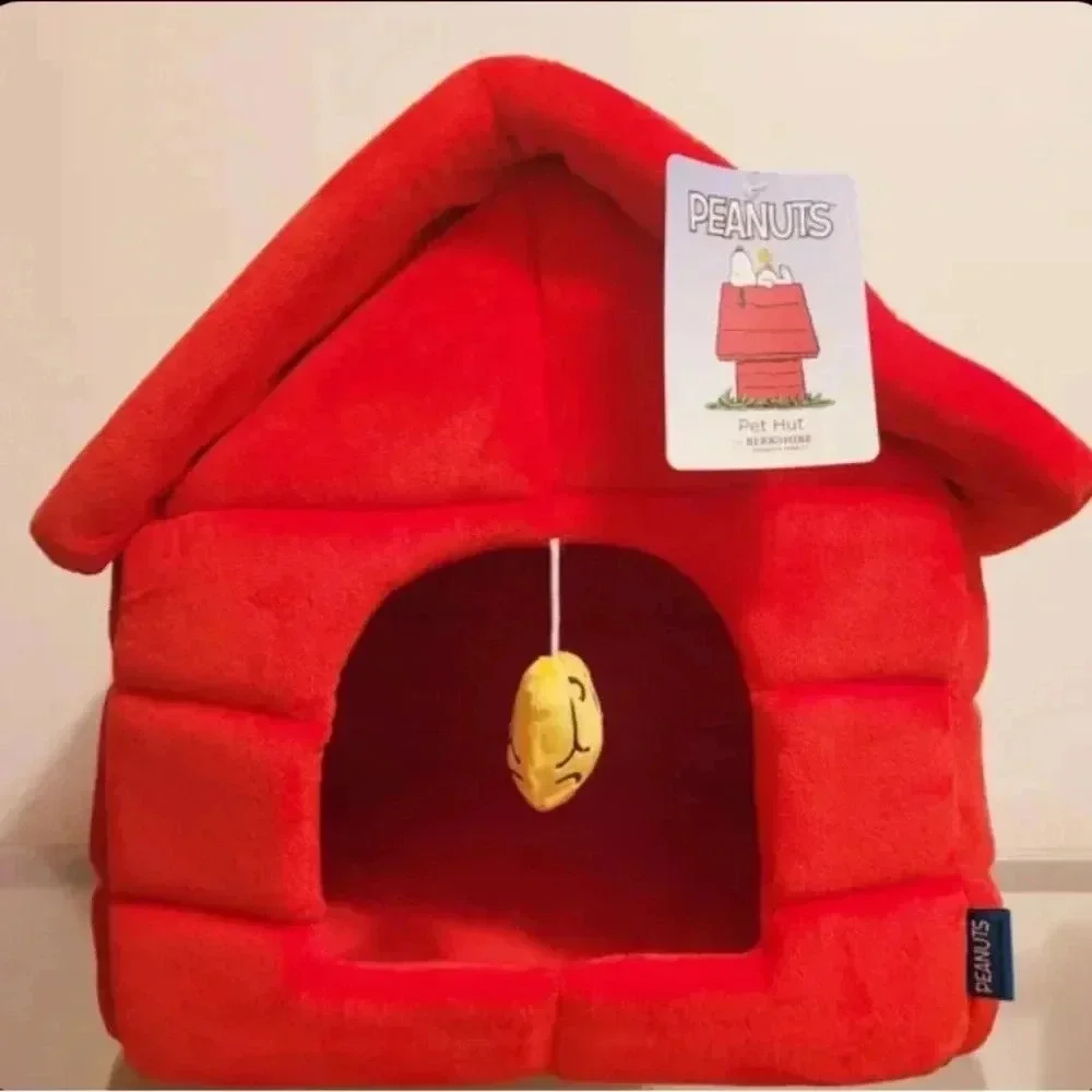NEW with tags Berkshire Snoopy Peanuts Pet Dog Cat Bed